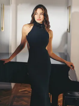 2023 Елегантно и модерно дамско черно дълга рокля с висулки за врата, секси рокля за бала без ръкави с отворен гръб
