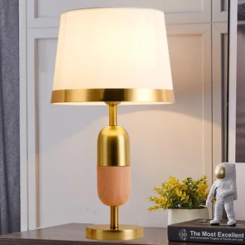 Малка странична масичка Европейската настолна лампа Лампа за спалня Светлина луксозна творчески топла проста всекидневна с Модерна led декоративна лампа
