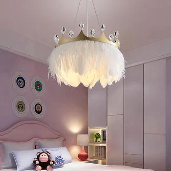 Полилей в скандинавски стил, модерни осветителни тела за стая за момичета, led декоративни лампи, модерен полилей от бели пера, златна корона, crystal